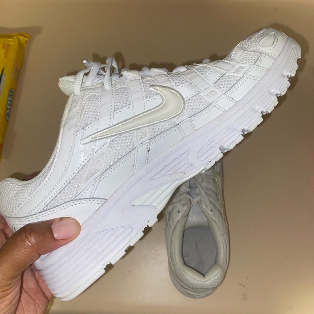 Nike wmns p6000
